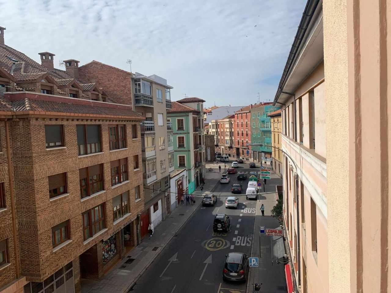 Ramon Y Cajal Suites De Luxe Leon Exterior photo